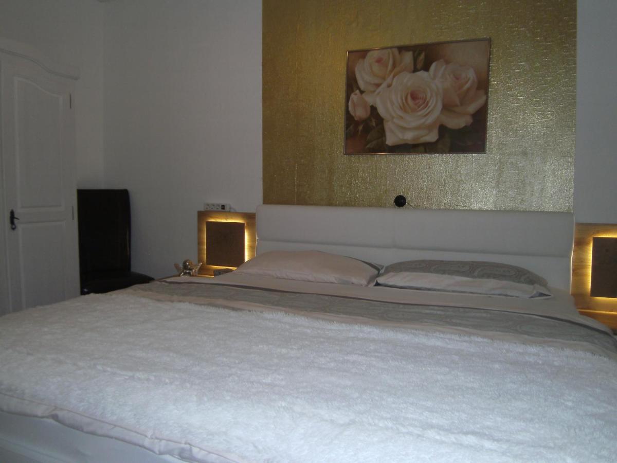 Ferienwohnung Rosentraum Oberotterbach Dış mekan fotoğraf